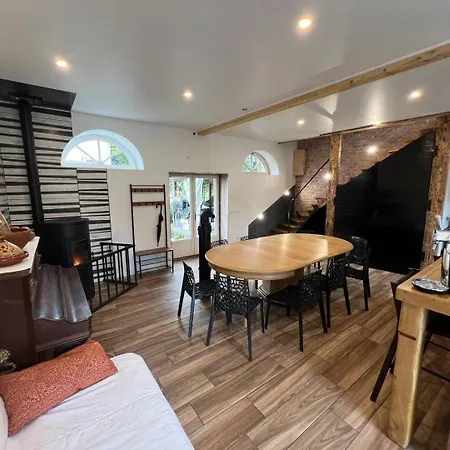 La Grange De Saint-martin / Les Ecuries Du Chateau St-martin *