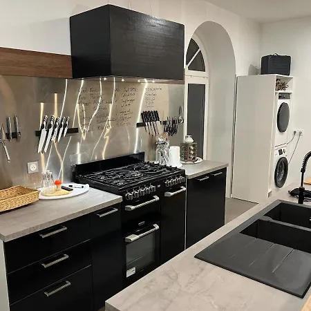 La Grange De Saint-martin / Les Ecuries Du Chateau St-martin * Mozac