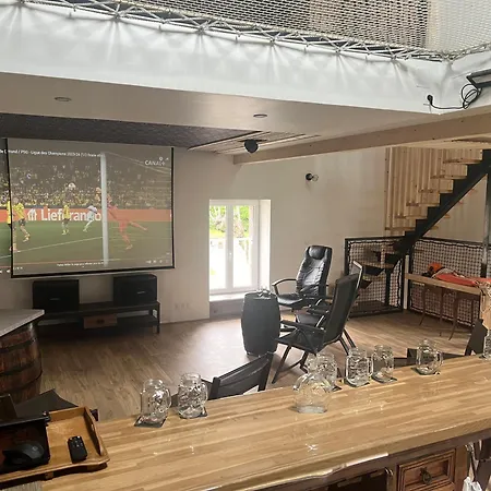 La Grange De Saint-martin / Les Ecuries Du Chateau St-martin * Mozac